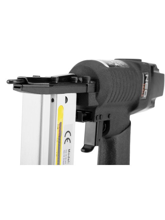 Pniaumatinis kabiamušis kabėts tipo 90: 10-40 ir vynutės 10-50mm, spare parts included (1pc Driver Blade & 1pc Bumper), heavy duty
