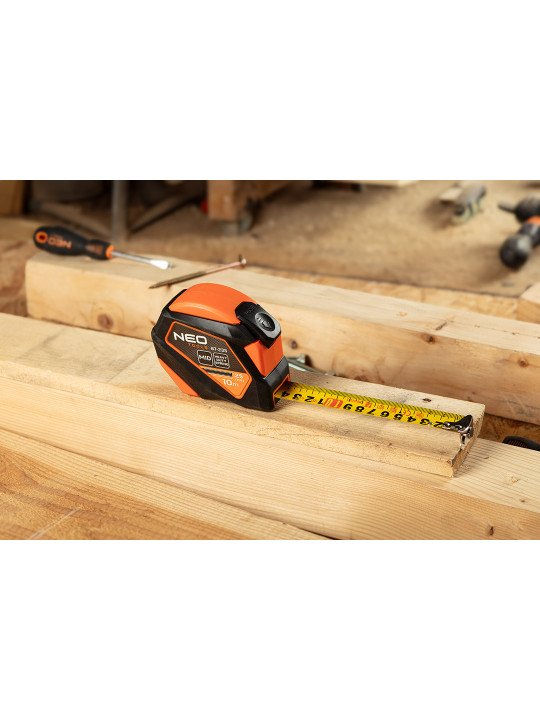 Plieninė ruletė 7,5 m x 25 mm, automatinis užraktas, stabdymo mygtukas, magnetas