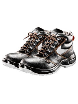 Darbiniai batai odiniai, dydis 40, CE - NEO darbo batai užtikrina pagrindinę apsaugą darbe.Darbiniai batai odiniai, dydis 40, CE (82-021) - NEO darbo batai užtikrina pagrindinę apsaugą darbe.