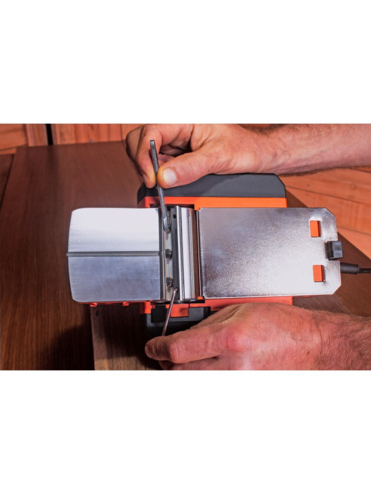 Oblius Elektrinis 710W iki 2mm, BEW712-QS, Black&Decker
