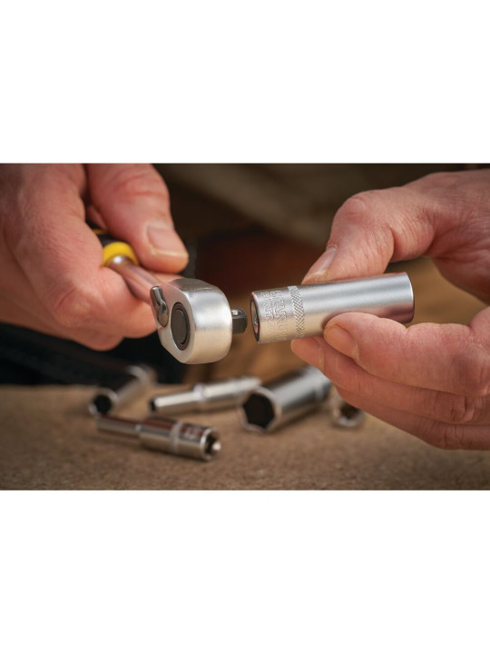 1/4 Šešiakampė galvutė Ilga 8 mm Stanley FATMAX FmmT17338-0