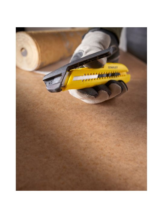 Stanley integruotas „Snap Slide Lock“ peilis